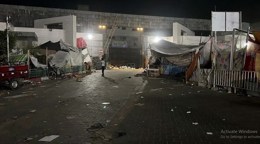 35 مقابل 35 و7 آلاف شاحنة