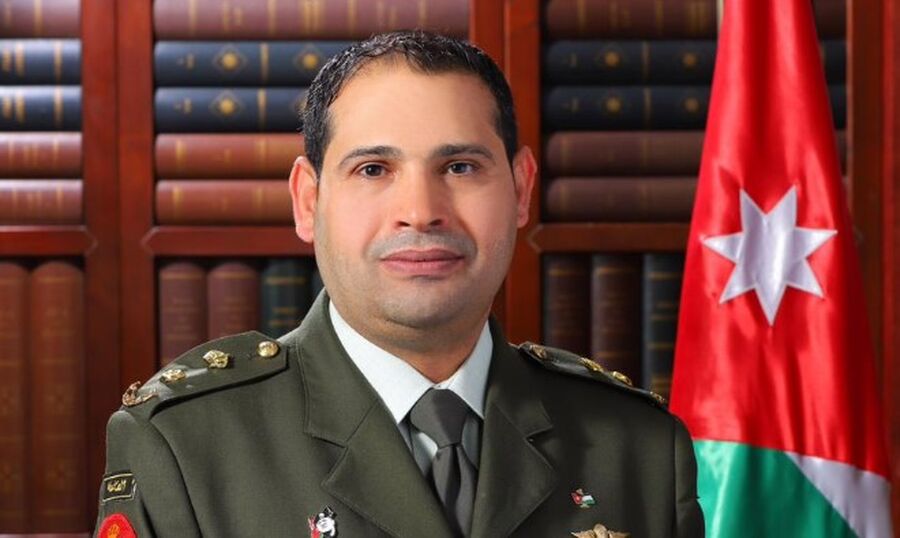 الفنانان وسام وحسام اللوزي يهنئان محمود