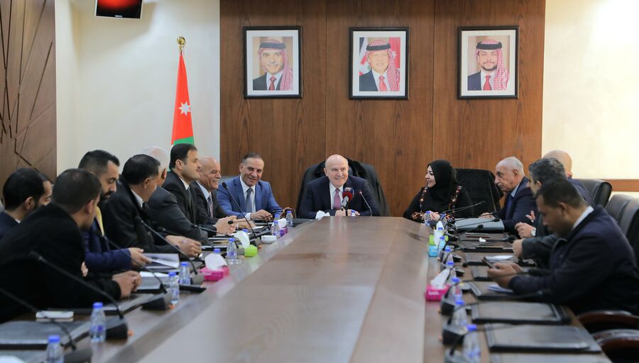 المجالي رئيسا لـالديمقراطي النيابية