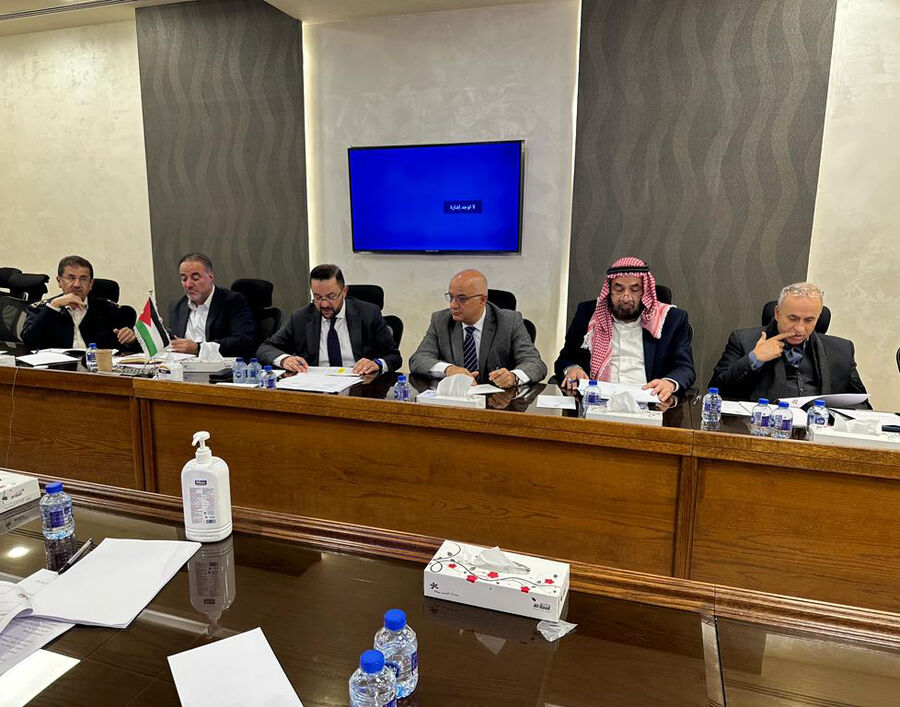 العسعس: 2.069 مليار دينار صافي دين