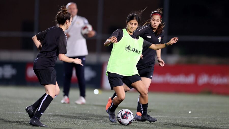 النسوي الايراني يعتذر عن مواجهة النشميات