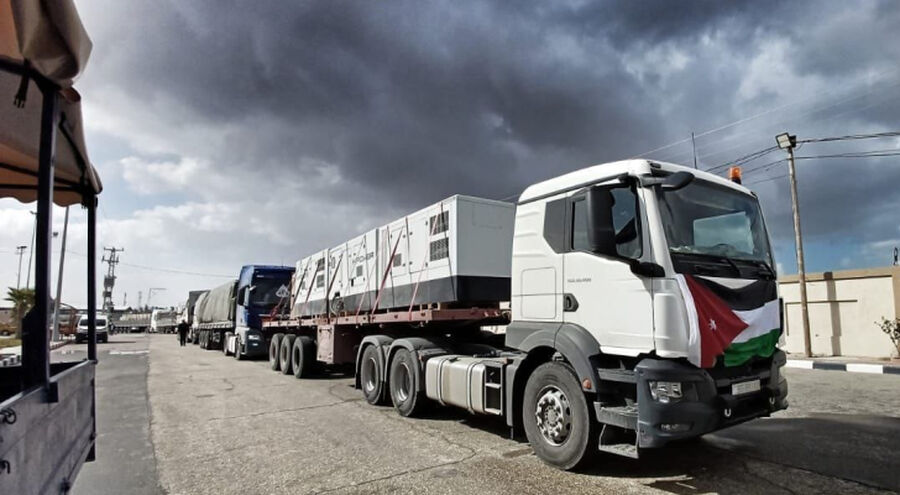 مصر: إدخال 15 شاحنة للمستشفى الميداني