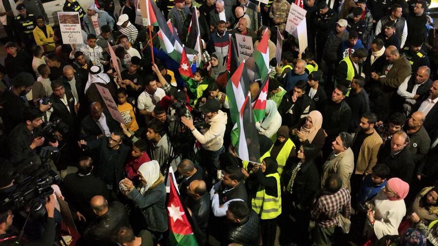 هل هو حزب المرحلة؟