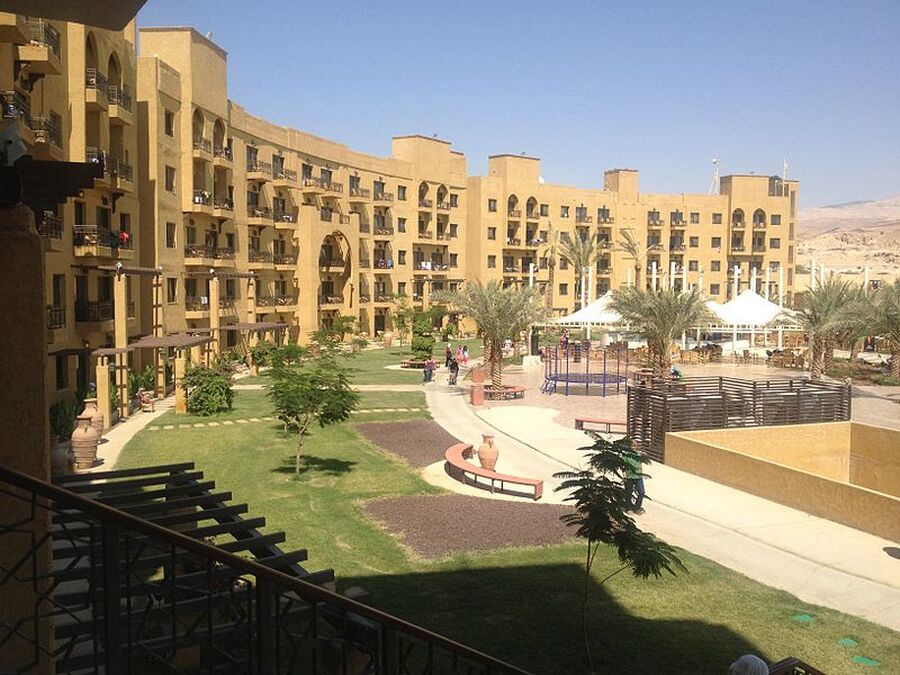 طرح فندق ومنتجع البحيرة في الشونة