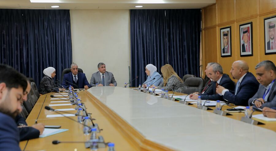 العمل النيابية تشرع بمناقشة مشروع التنمية