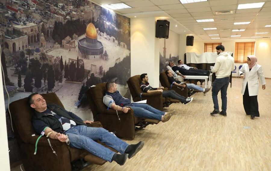 تجارة عمان تنظم حملة الدم واحد