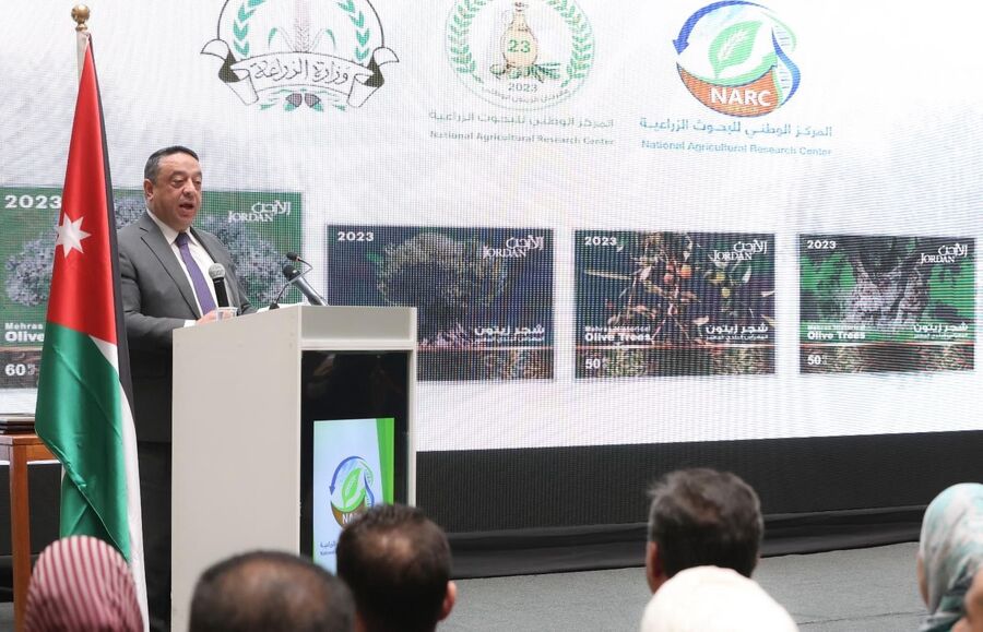 الداوود يدشن إحتفالية إطلاق طابع شجرة