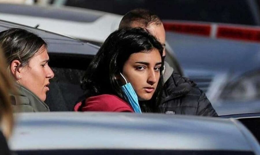 الأسيرة نفوذ تنقل بسرية من مركز