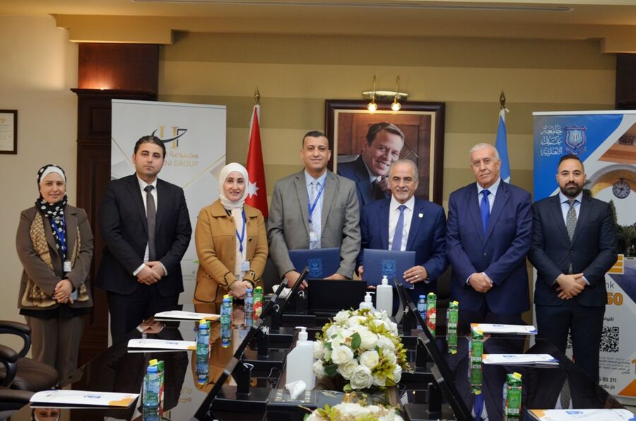 عمان الأهلية والبنك المركزي يوقعان مذكرة