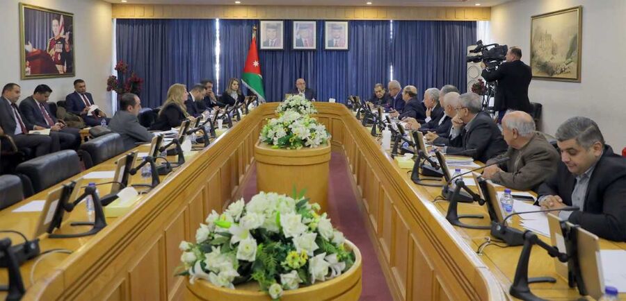 مالية الأعيان تقر مشروع معدل ضريبة