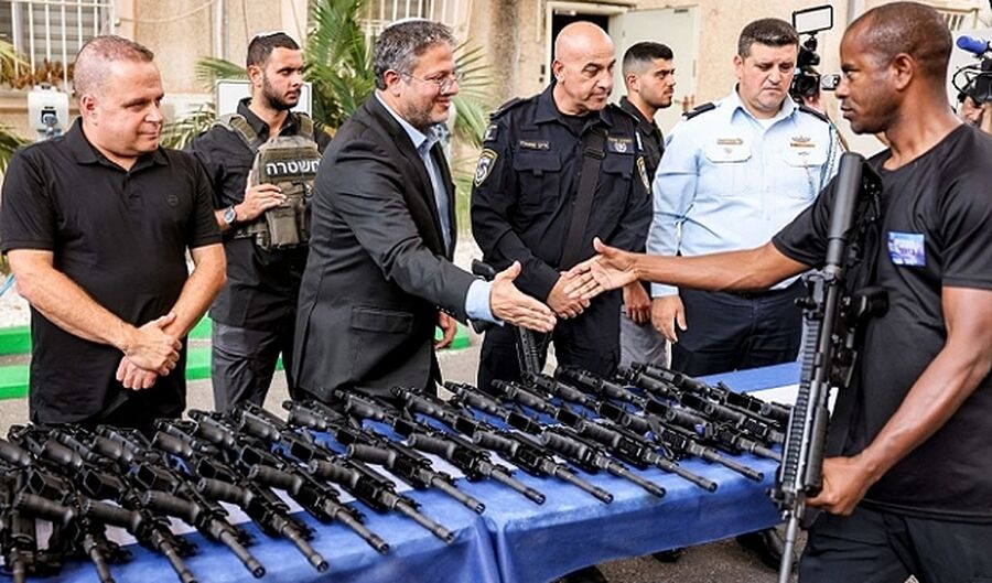 بن غفير للمستوطنين: احملوا أسلحتكم