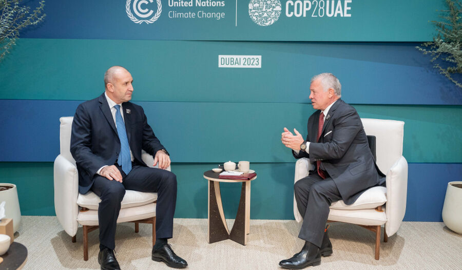 الملك يبحث مع الرئيس البلغاري الأوضاع