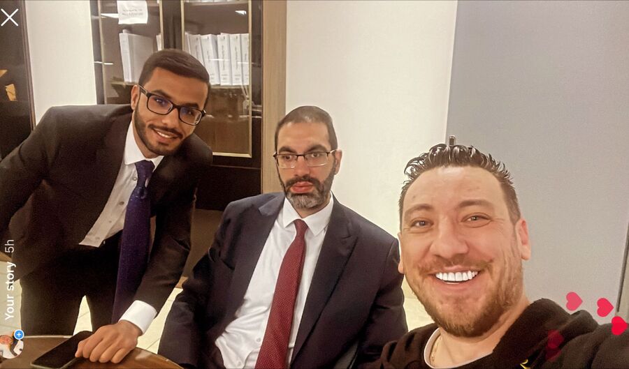 الشاب ابو نوار.. مدني ديمقراطي