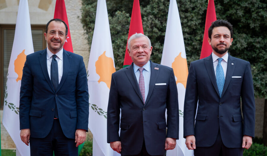 الملك يستقبل الرئيس القبرصي.. وهذا ما