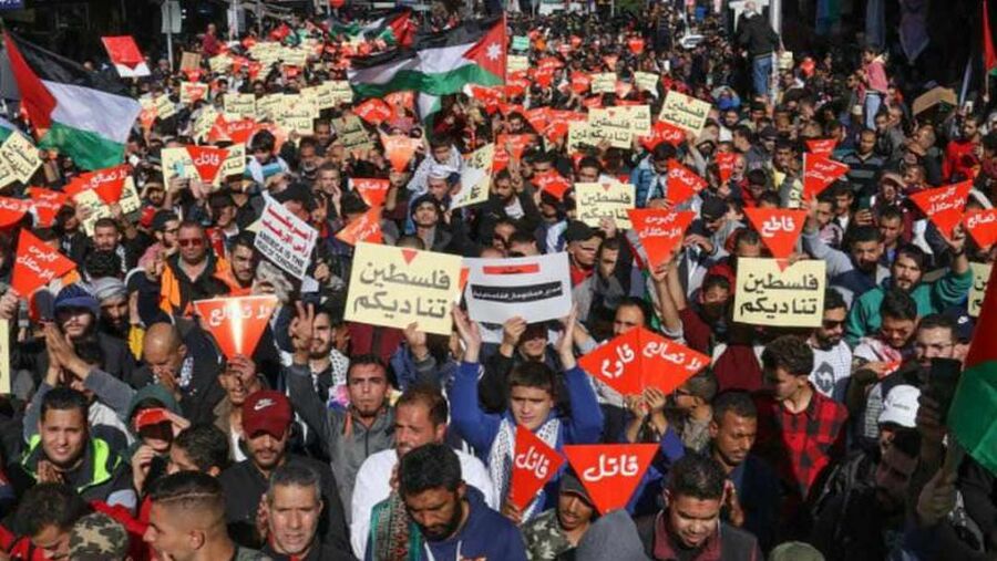الأردنيـون يقيمون وقفات ومسيرات تضامنية نصـرة