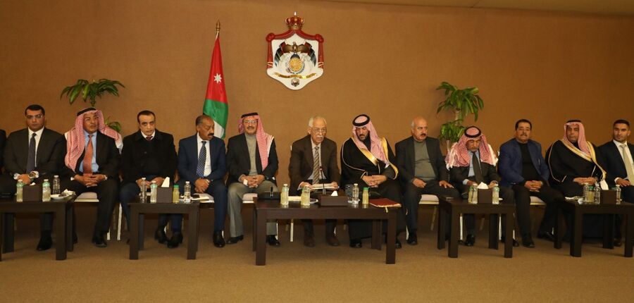 شيوخ ووجهاء عشائر البلقاوية: الأردنيون يقفون