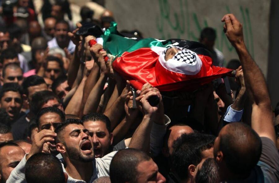 استشهاد أربعة فلسطينيين بقصف طائرة مسيرة