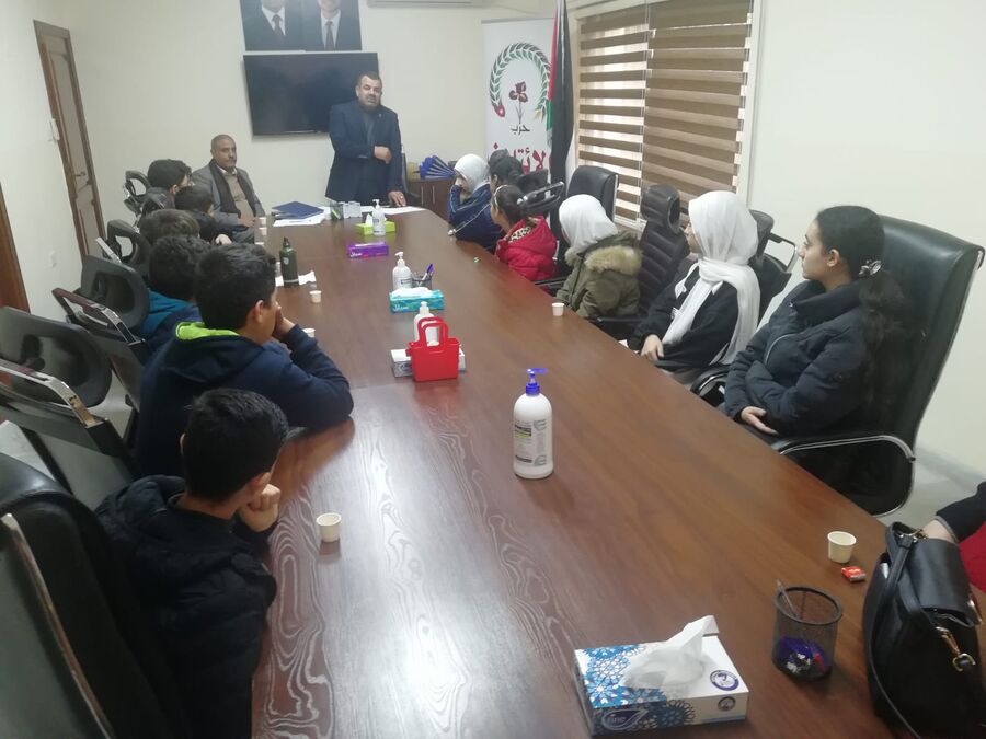 حزب الائتلاف الوطني يستقبل طلبة مدارس