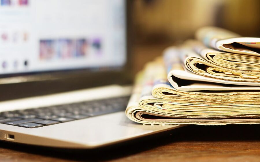 صحفيو وموظفو مؤسسة إعلامية رسمية مستاءون