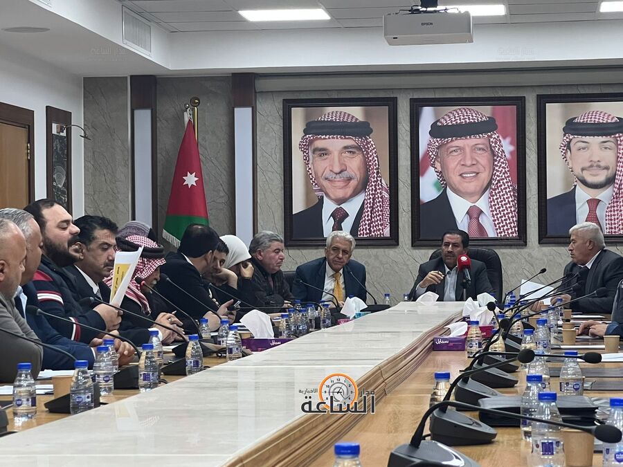 أبو حيدر: 28 تطبيقا غير مرخص