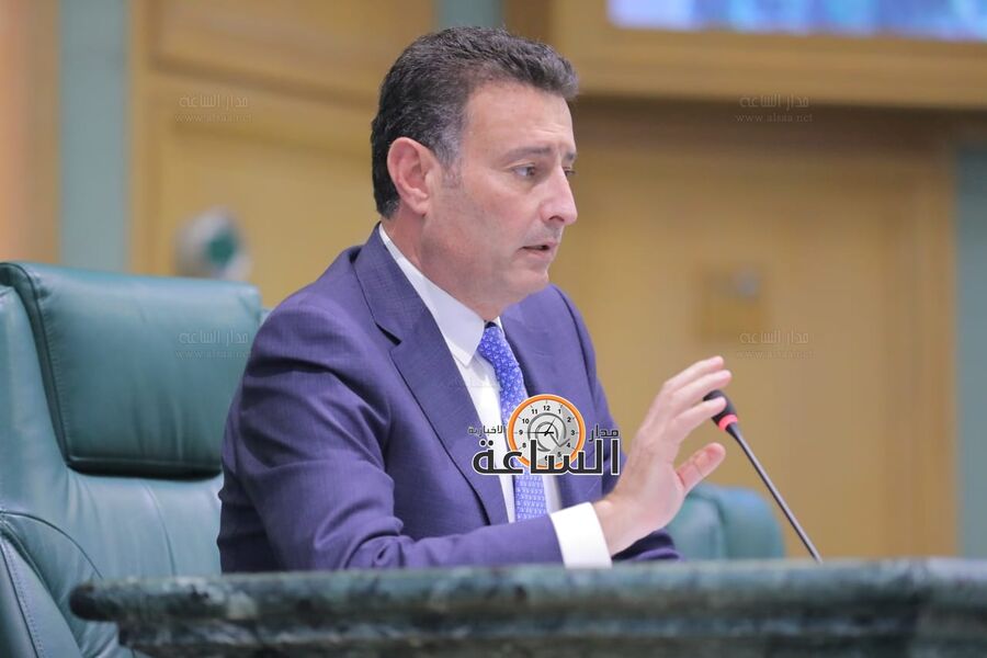 احتجاجا على غياب وزراء ومسؤولين.. الصفدي