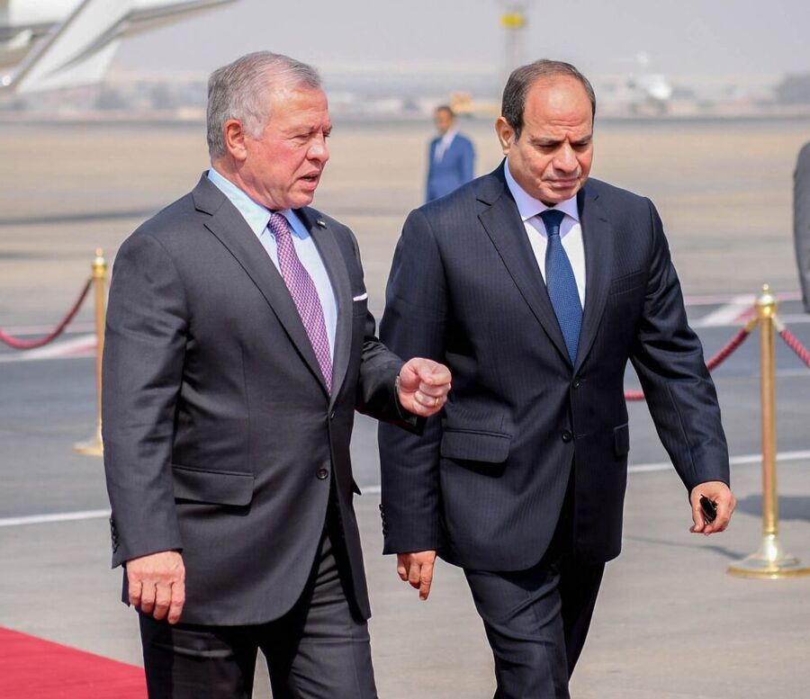 الملك مهنئا الرئيس المصري بإعادة انتخابه: