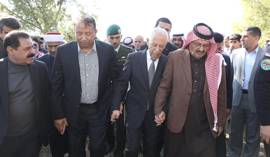 مندوبا عن الملك وولي العهد.. العيسوي