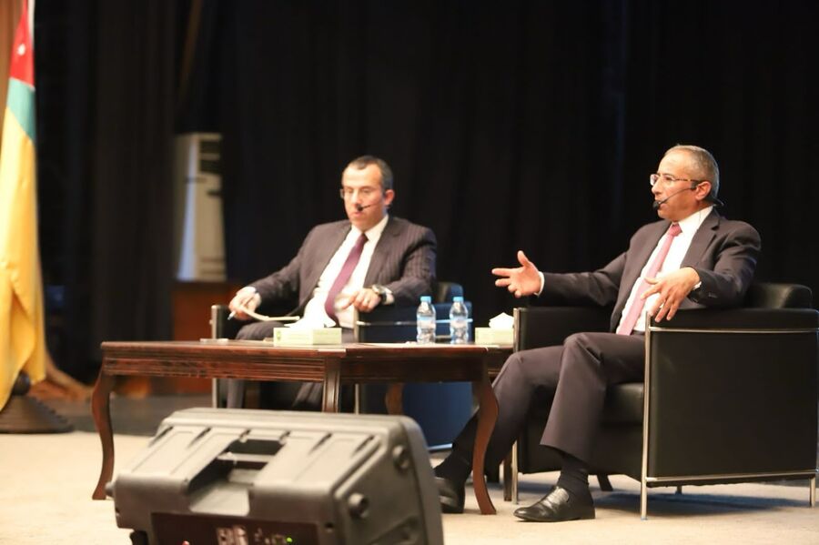 العين العبادي: أمام ملك عظيم برؤيته