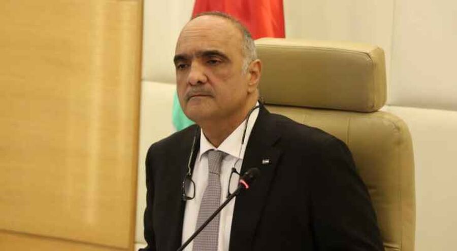 بشر الخصاونة يعزي البكيرات