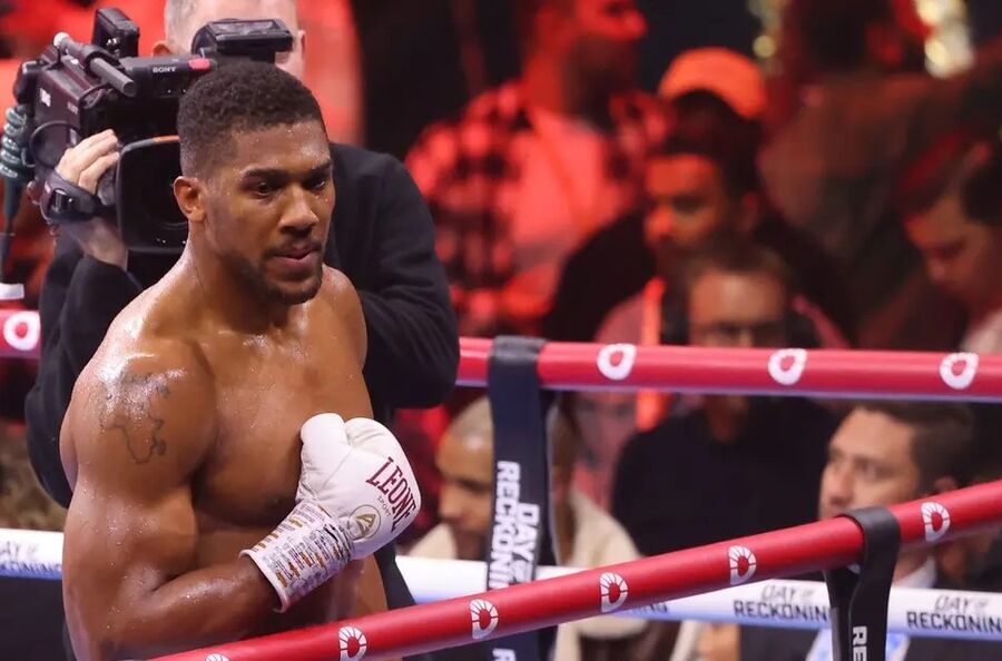 في الرياض.. جوشوا ينتصر في نزال