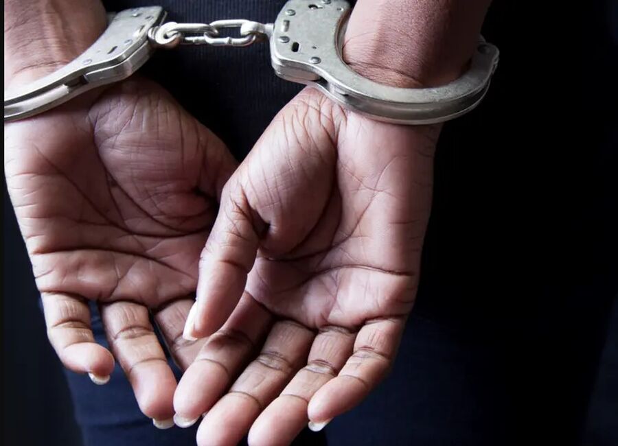 أطرف سرقة في مصر.. العريس يحضن