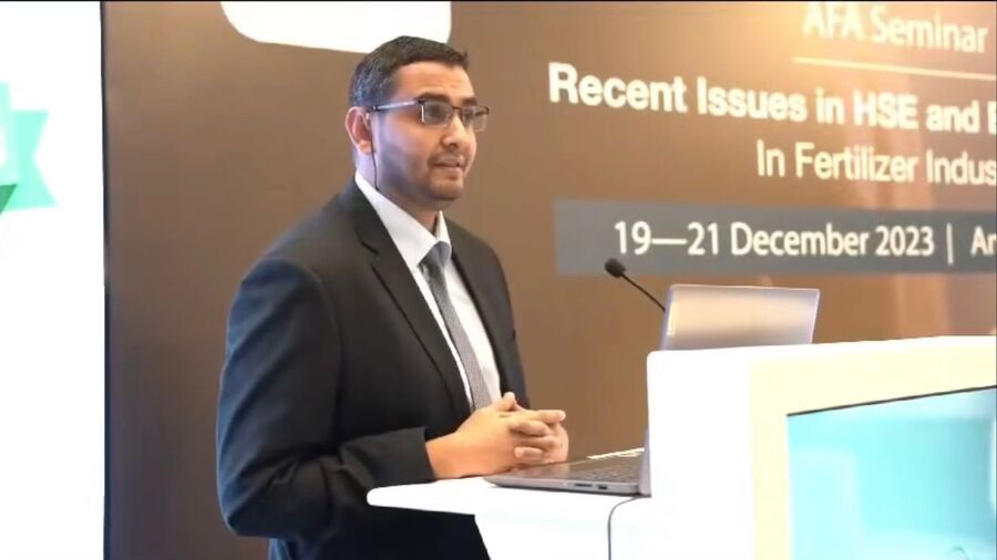 استخلاص الفلزات من مادة الجبس الفوسفاتي