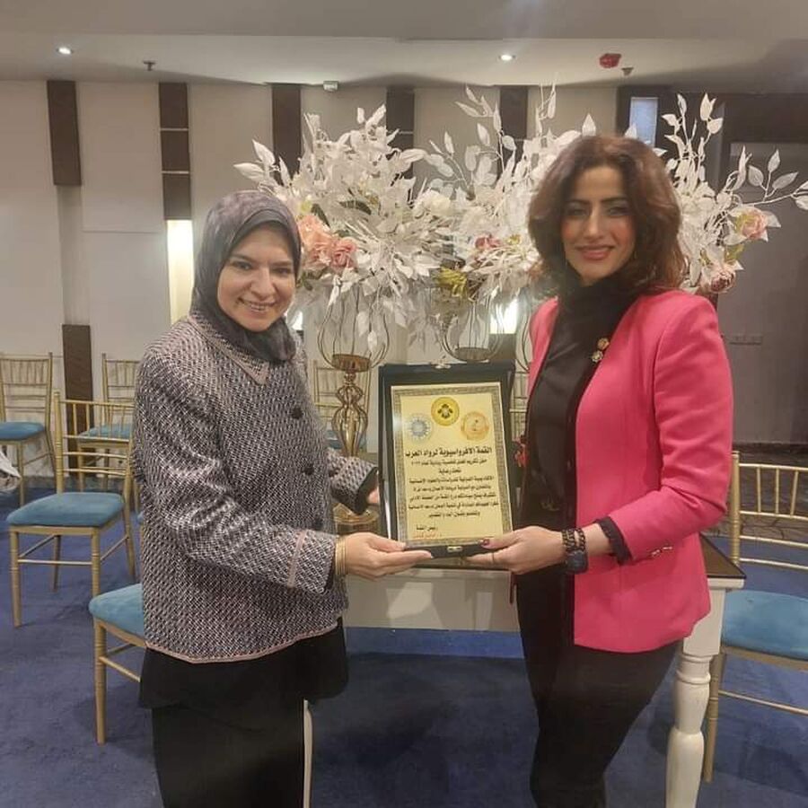 البروفسور الديب تحصل على تكريم افضل