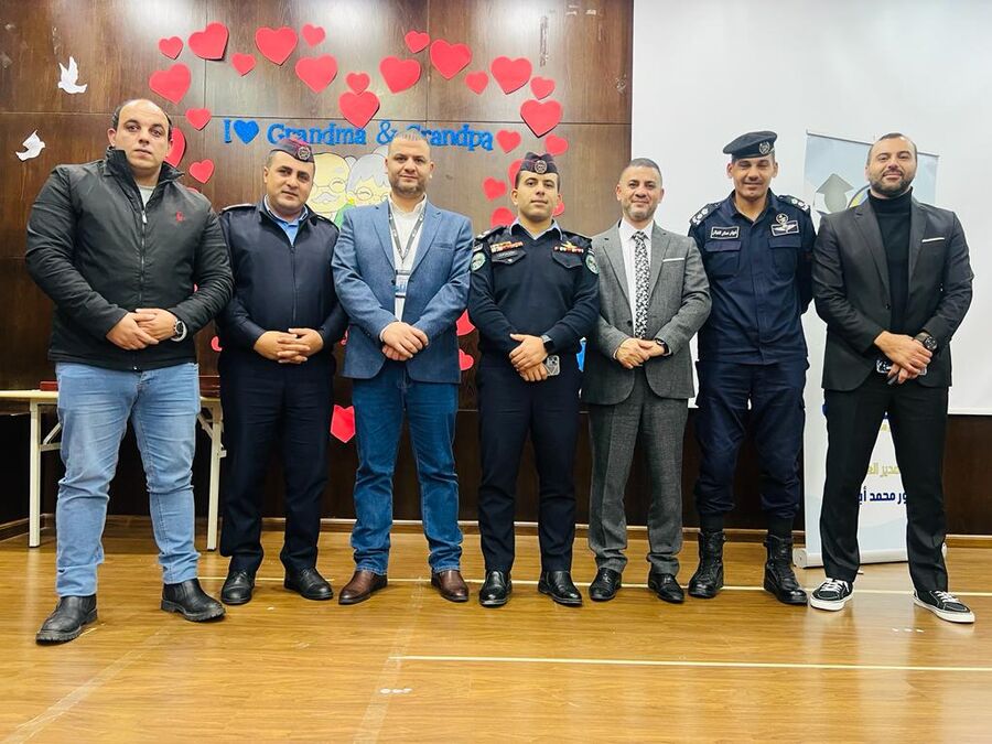 اختتام دورة أصدقاء الشرطة في مدارس