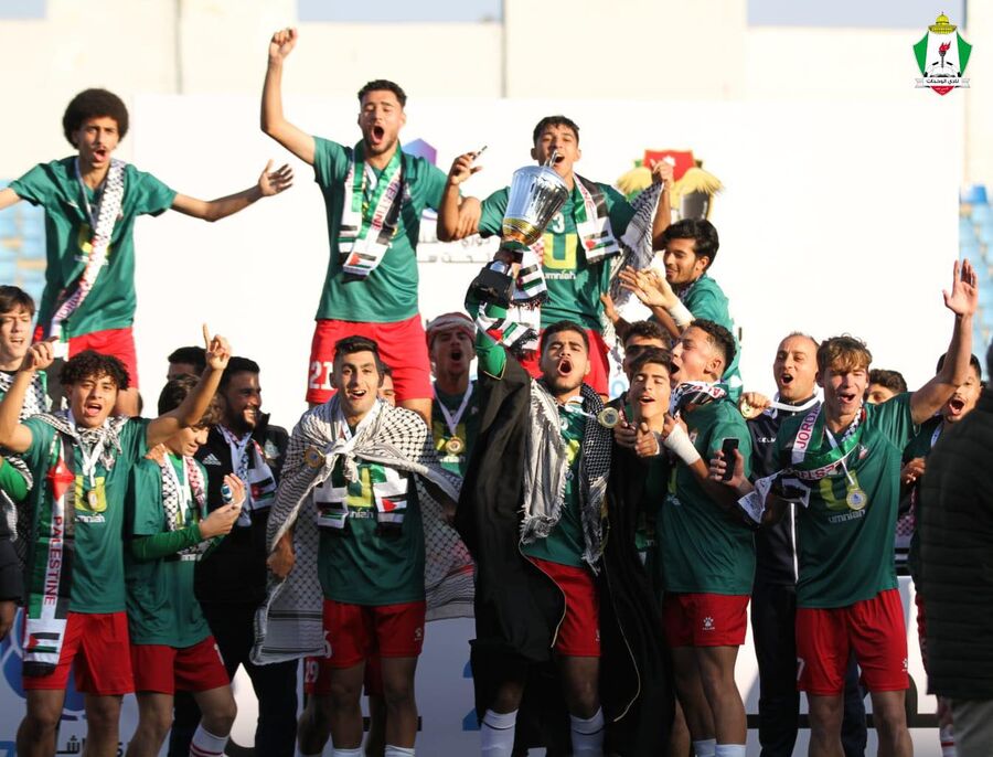 الوحدات يتوج بلقب دوري الناشئين لكرة