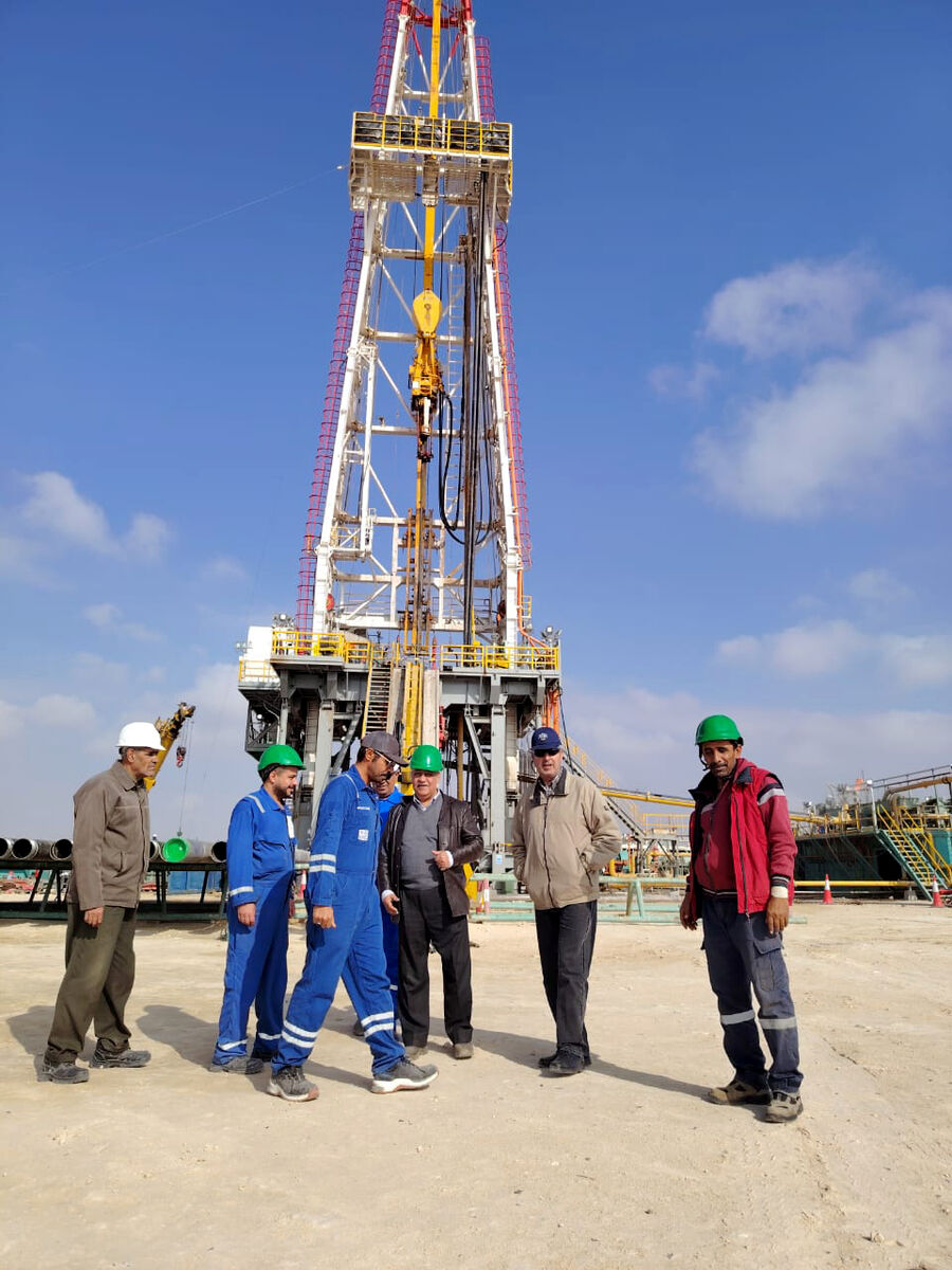 وزير الطاقة يتفقد أعمال الحفر في