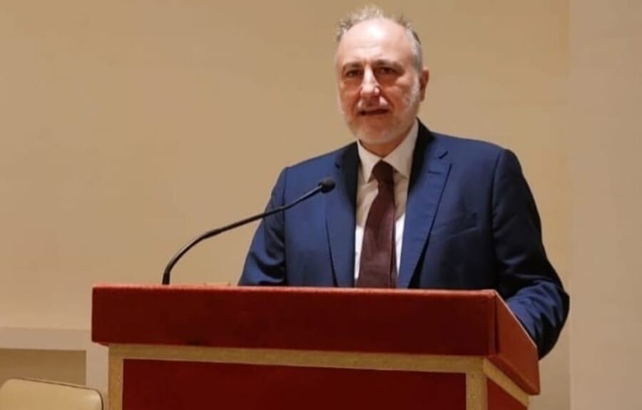 أشاد بجهود الملك لوقف الحرب في