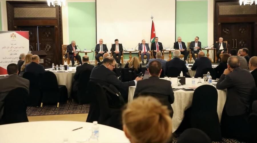 رئيس جامعة البترا يشارك في مؤتمر