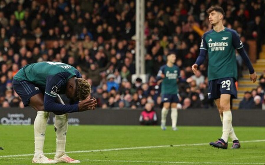 آرسنال يواصل ترنحه وتراجعه.. وتوتنهام يهزم