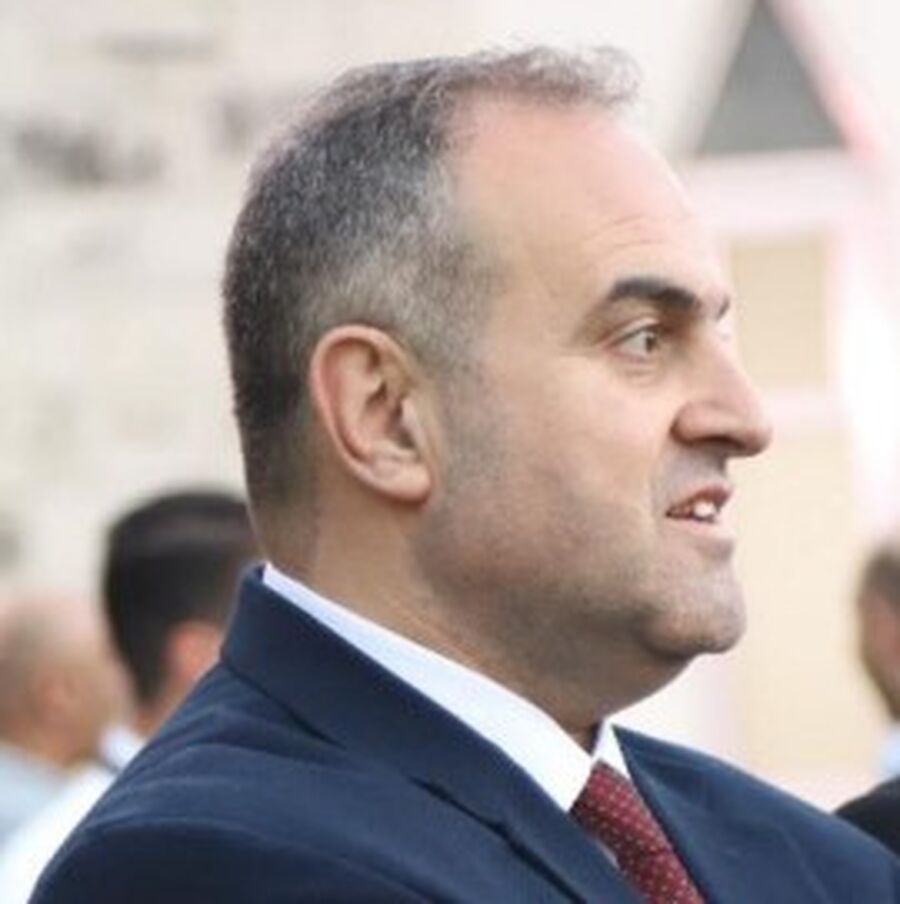 واصف على منصة فيسبوك: يلخص حكاية