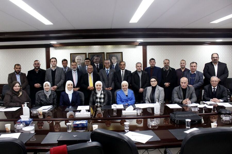 عمان الاهلية تشارك في فعالية برنامج