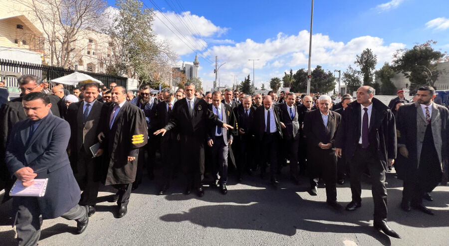 في العبدلي.. مسيرة للمحامين تنديدا باغتيال