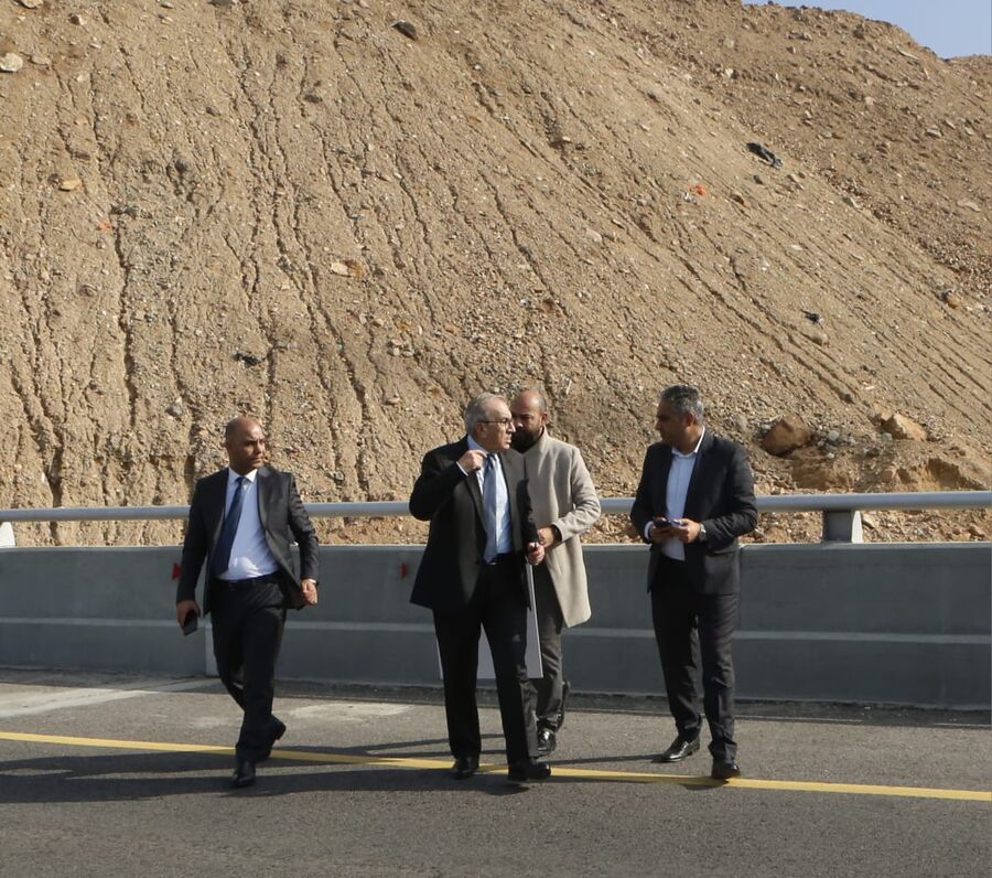 أبو السمن يتفقد طريق البحر الميت