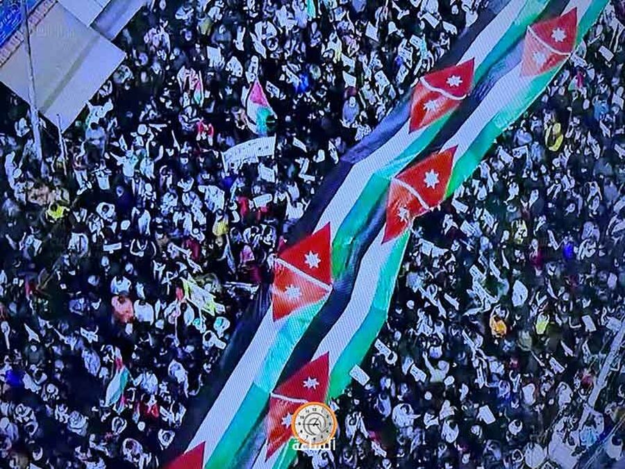 في وسط البلد.. رفعوا علم الأردن