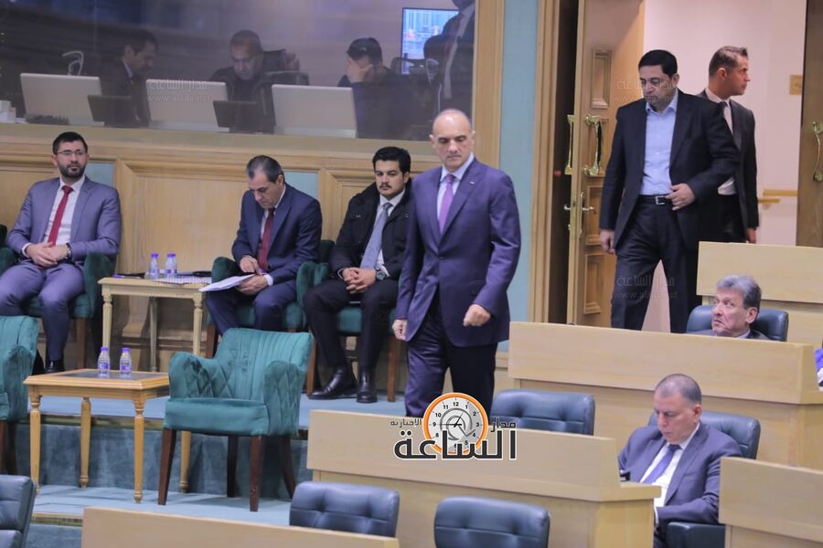 جلسة تشريعية للنواب (صور)