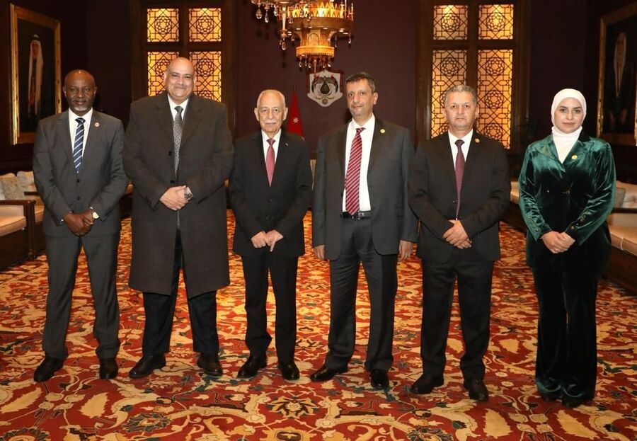 العيسوي يستقبل وفدا من الشبكة الشّرق