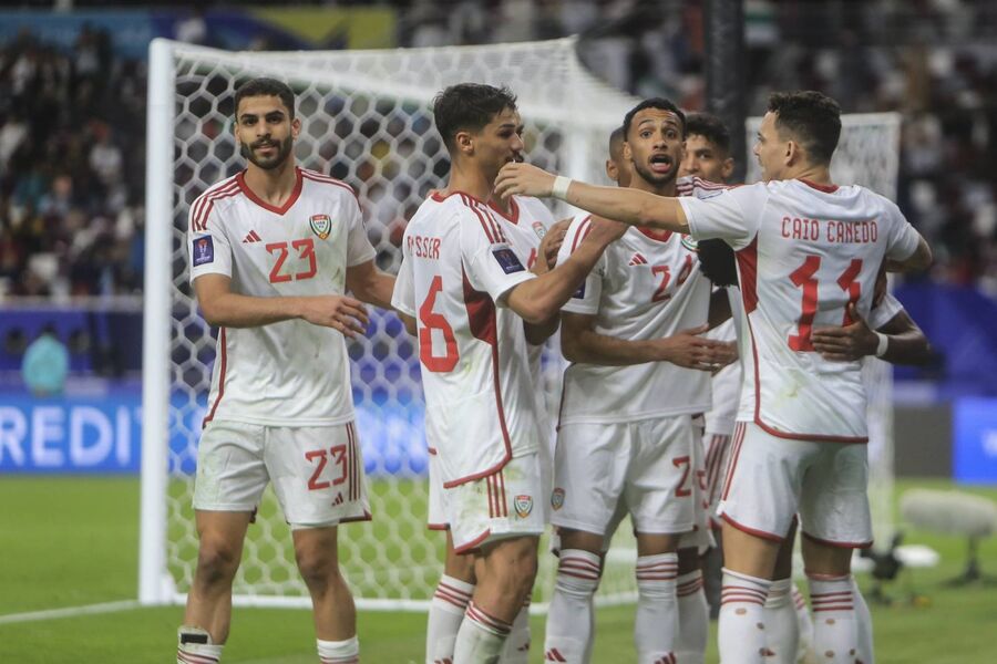 الإمارات تحقق فوزا سهلا على هونغ