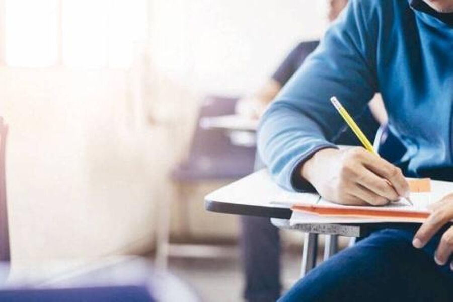 تكميلية التوجيهي تعقد امتحانها الأخير