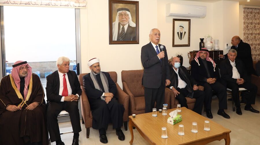 مندوبا عن الملك وولي العهد.. العيسوي