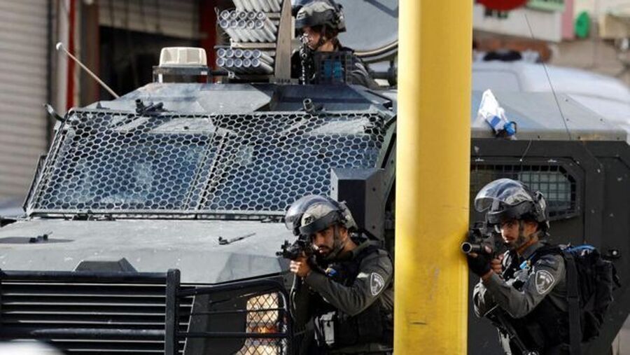 عشرات الشهداء والجرحى في سلسلة غارات